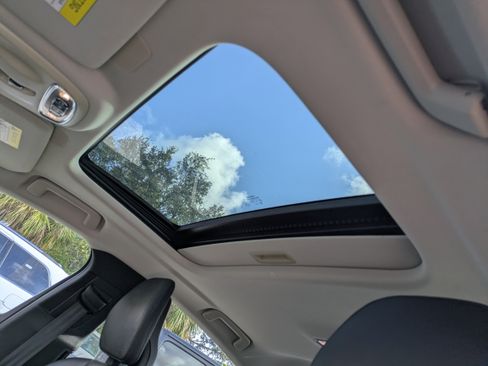 Used 2017 Volvo S90 T5 Momentum w/ Convenience Package image 21