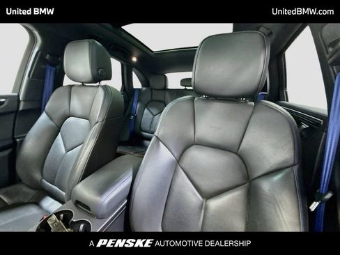 Used 2023 Porsche Macan S AWD/4WD image 5