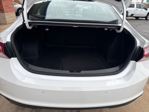 Used 2020 Chevrolet Malibu LT image 24