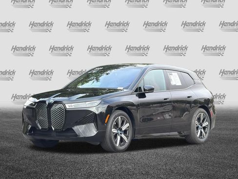 Used 2023 BMW iX xDrive50 w/ Premium Package AWD/4WD image 9