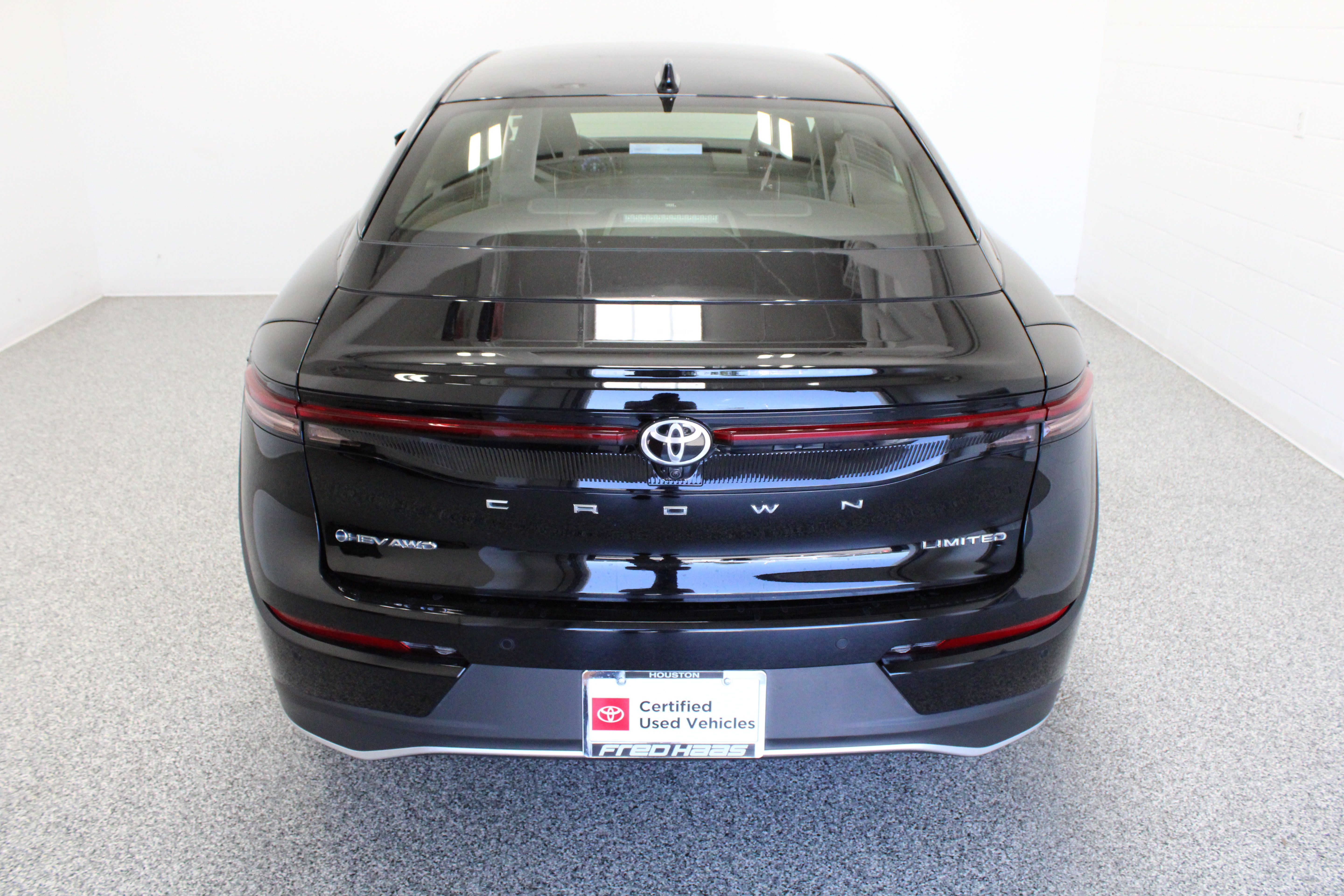 Used 2025 Toyota Crown w/ Advanced Technology Package AWD/4WD image 8