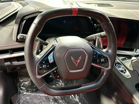 Used 2021 Chevrolet Corvette Stingray Coupe w/ Z51 Performance Package image 17