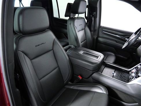 Used 2021 GMC Yukon XL Denali w/ LPO, Illumination Package image 12