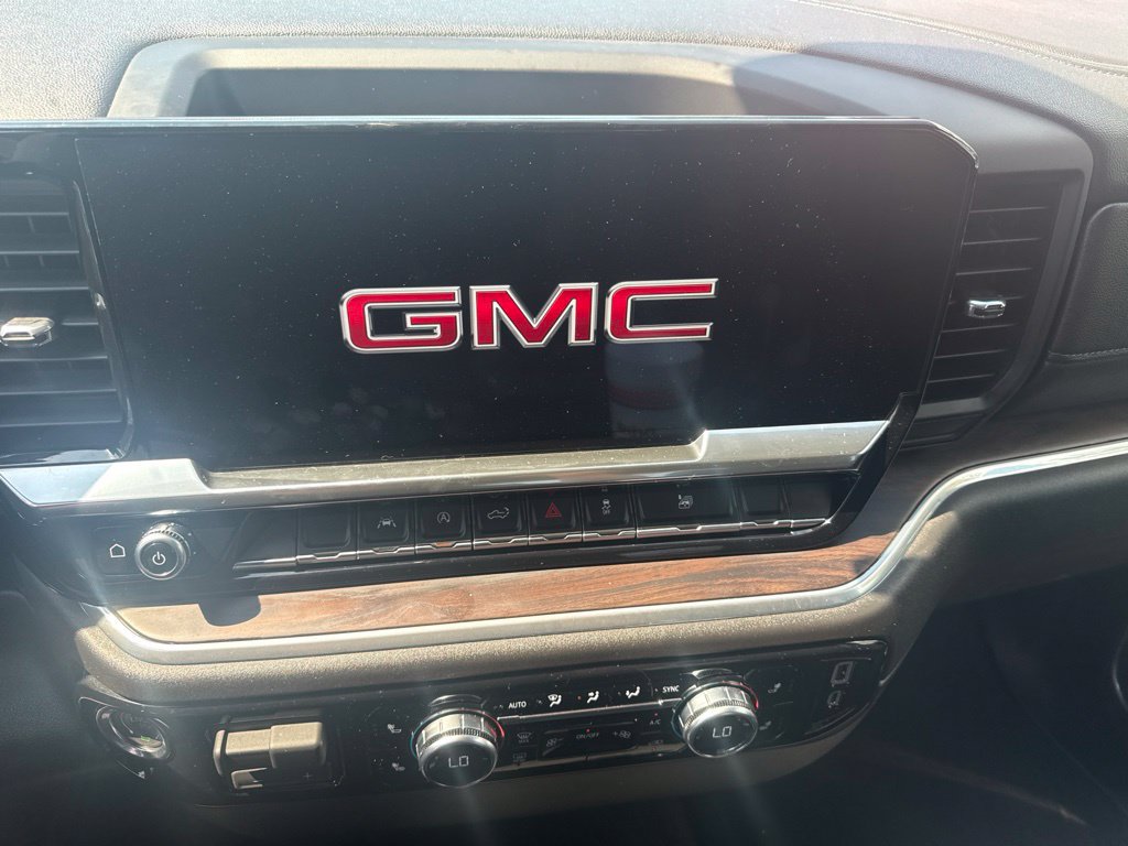Used 2026 GMC Sierra 1500 SLT AWD/4WD image 18