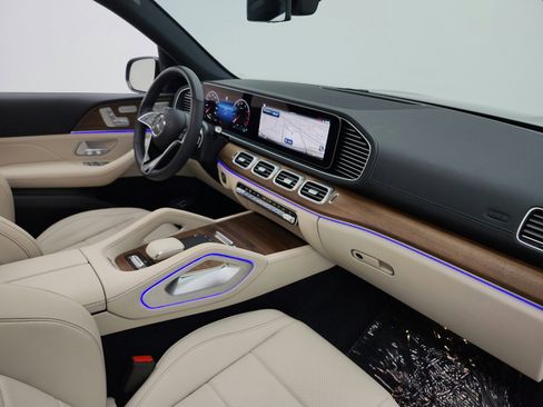Certified 2025 Mercedes-Benz GLS 450 4MATIC image 24