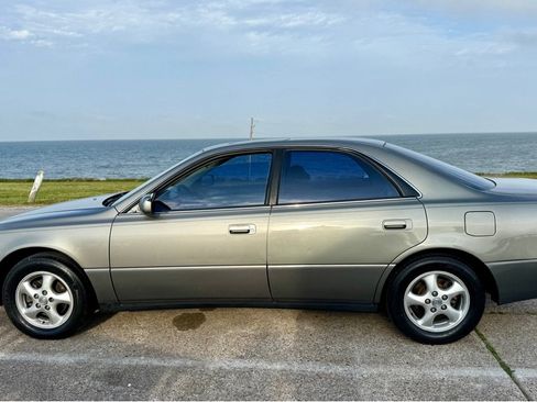Used 1998 Lexus ES 330 FWD image 8