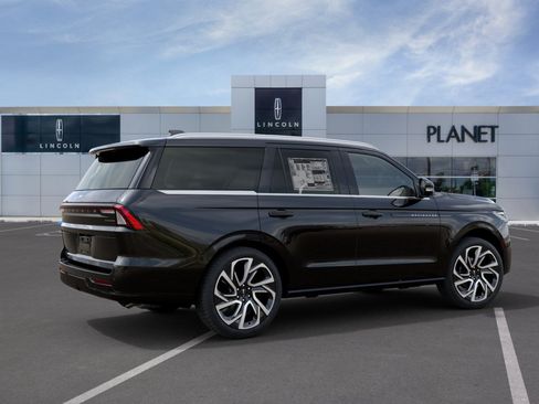 New 2027 Lincoln Navigator Black Label AWD/4WD image 6
