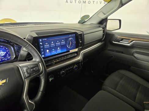 Used 2022 Chevrolet Silverado 1500 LT image 24