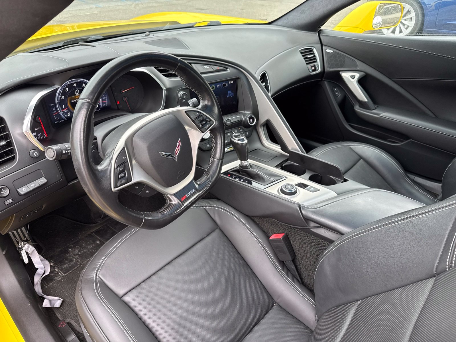 Used 2016 Chevrolet Corvette Z06 w/ 3LZ Preferred Equipment Group RWD image 12