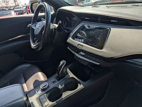 Used 2023 Cadillac XT4 Luxury w/ Cold Weather Package AWD/4WD image 31