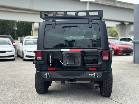 Used 2016 Jeep Wrangler Rubicon w/ Power Convenience Group image 4