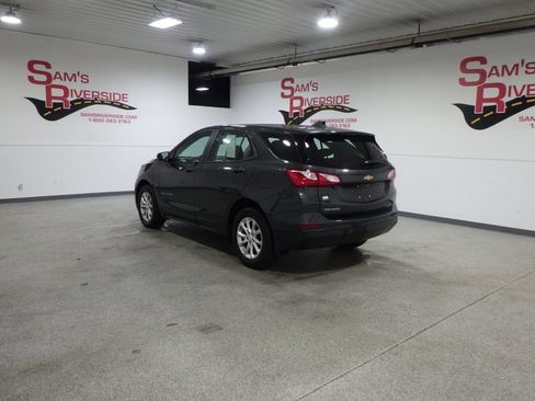 Used 2020 Chevrolet Equinox LS w/ LPO, Floor Liner Package FWD image 2