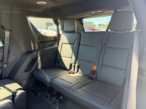 Used 2023 Chevrolet Tahoe LT w/ Luxury Package RWD image 19