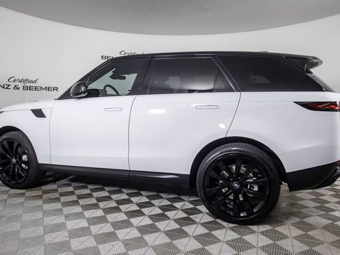 Used 2025 Land Rover Range Rover Sport SE AWD/4WD image 11