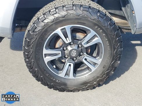 Used 2017 Toyota Tacoma 4x4 Double Cab image 6