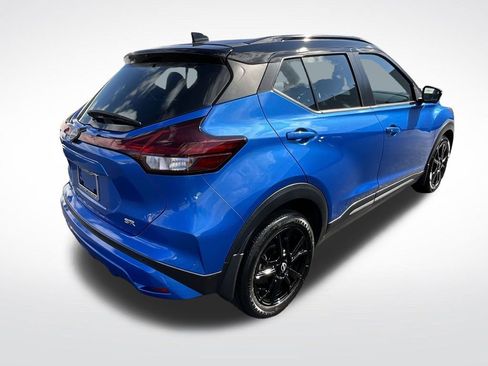 Used 2023 Nissan Kicks SR image 11