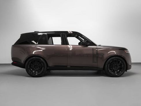 Used 2026 Land Rover Range Rover SE AWD/4WD image 13
