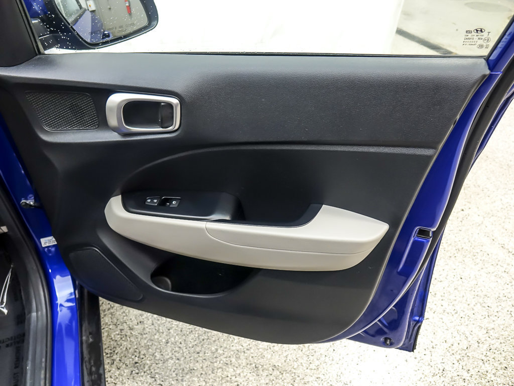 Used 2022 Hyundai Venue SEL w/ Cargo Package FWD image 24
