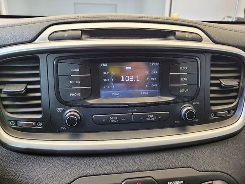 Used 2016 Kia Sorento FWD image 25