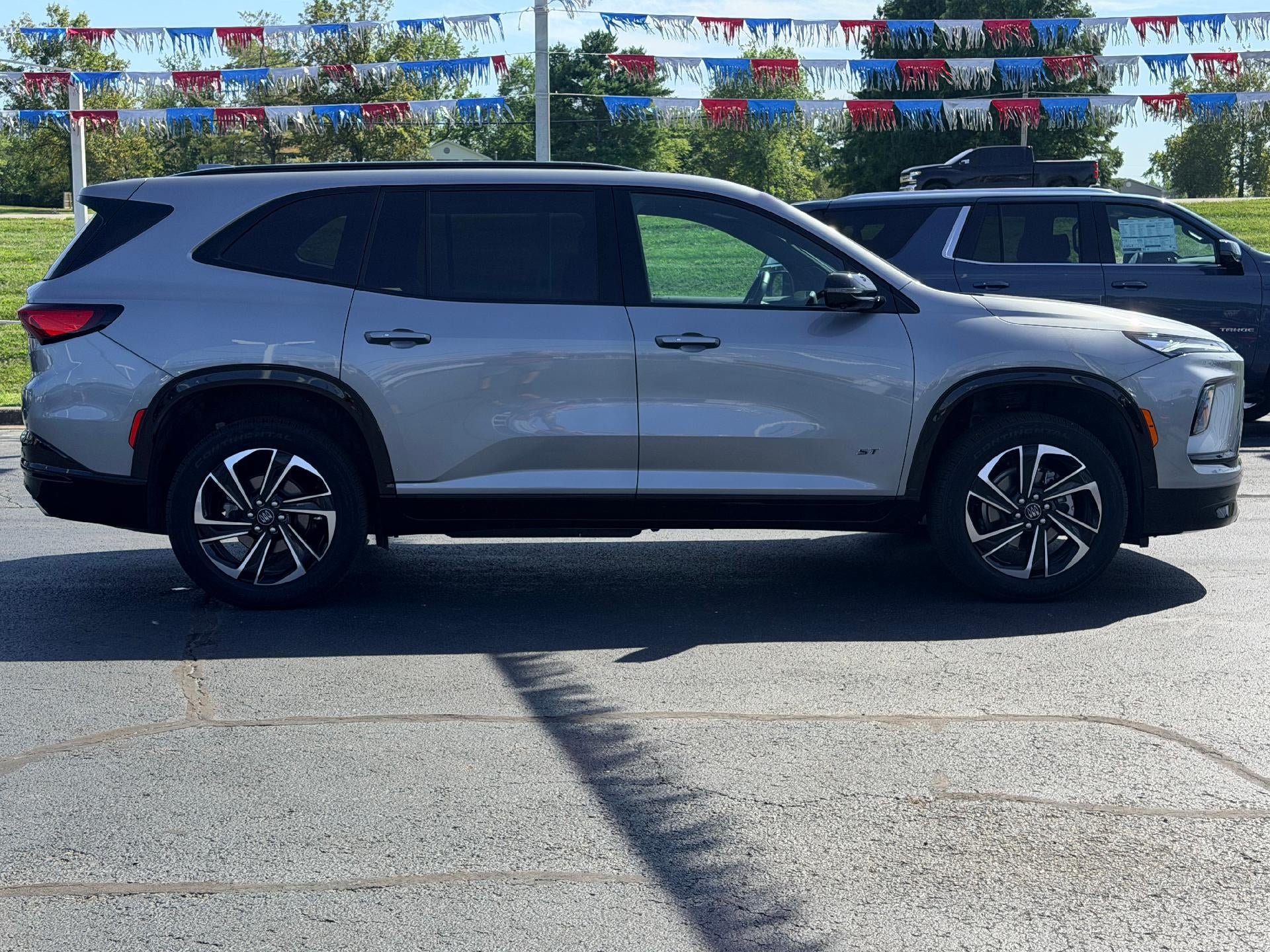 Used 2026 Buick Enclave Sport Touring FWD image 4