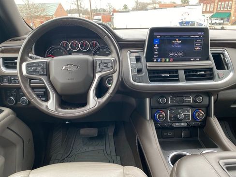 Used 2021 Chevrolet Tahoe Z71 w/ Z71 Signature Package image 13