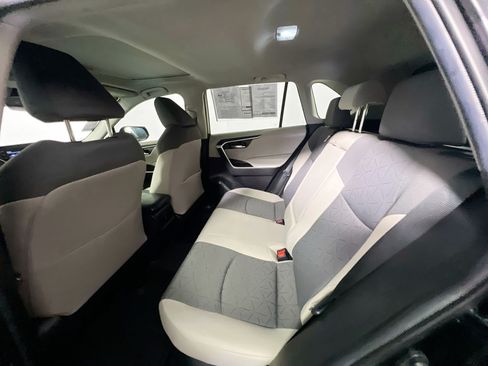 Used 2021 Toyota RAV4 XLE w/ Convenience Package AWD/4WD image 28