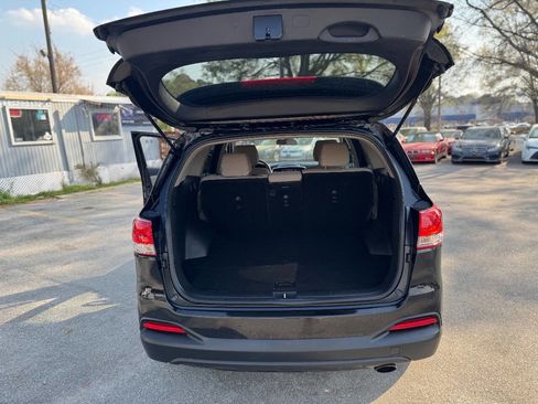 Used 2016 Kia Sorento FWD image 23