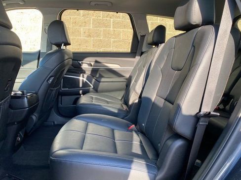 Used 2022 Kia Telluride EX w/ EX Premium Package image 13