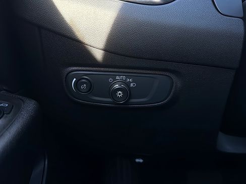 Used 2024 Chevrolet Equinox LT AWD/4WD image 21
