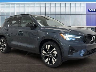 New 2026 Volvo XC40 B4 Plus w/ Climate Package