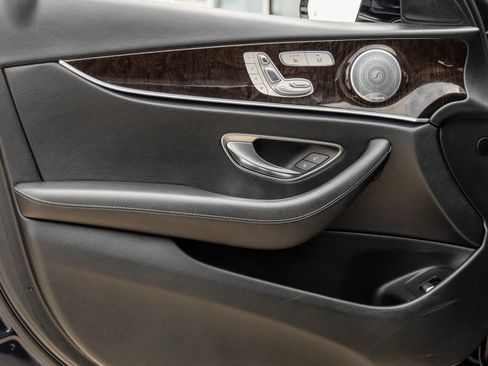 Used 2017 Mercedes-Benz E 300 4MATIC image 14