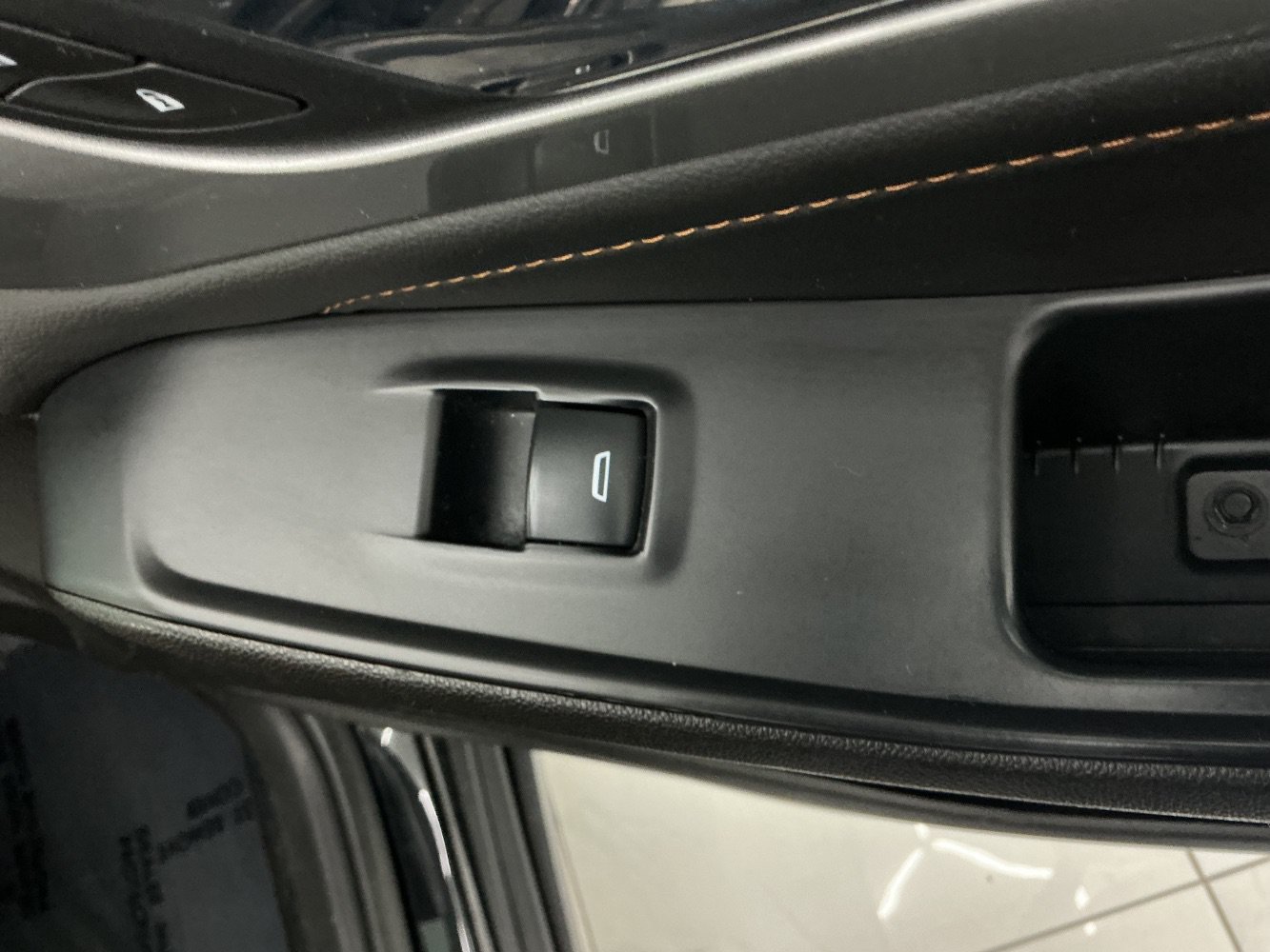Used 2021 Chevrolet Traverse LS AWD/4WD image 38