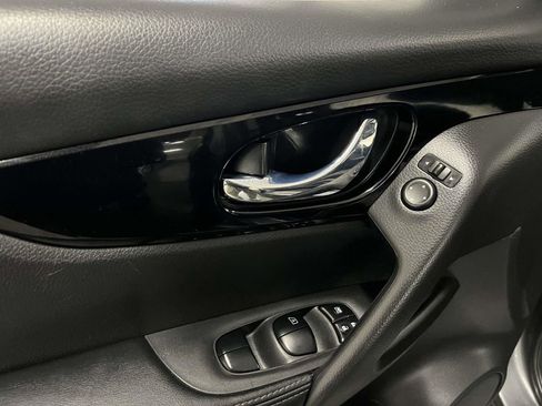 Used 2019 Nissan Rogue Sport SV w/ All-Weather Package image 16