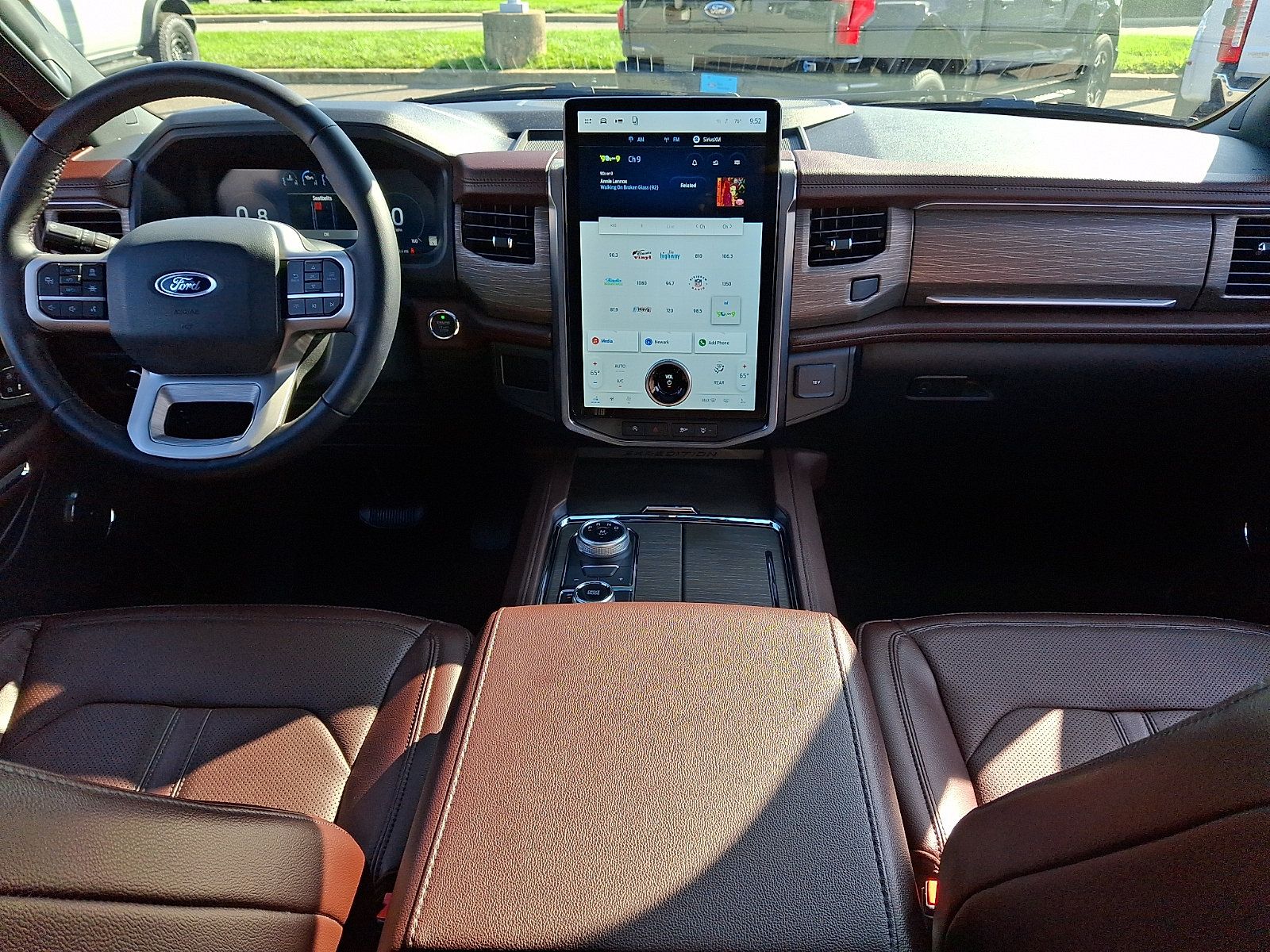 Used 2024 Ford Expedition Limited AWD/4WD image 14