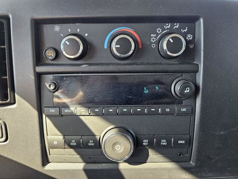 Used 2022 GMC Savana 3500 Extended w/ Power Convenience Package RWD image 52