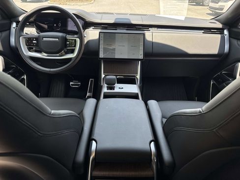 Certified 2025 Land Rover Range Rover SE AWD/4WD image 16