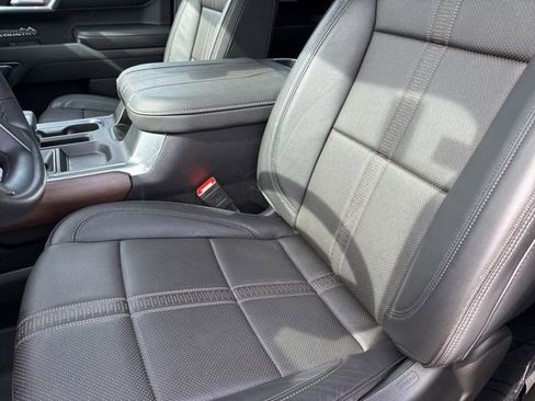 Used 2024 Chevrolet Silverado 1500 High Country w/ High Country Premium Package image 19