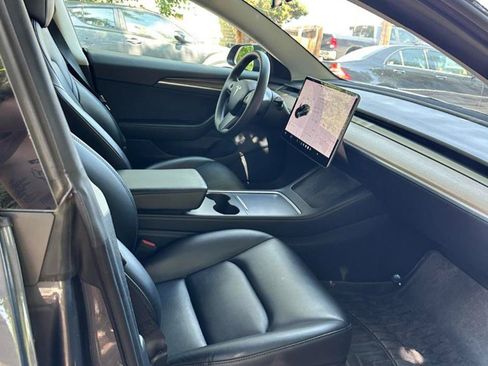 Used 2022 Tesla Model 3 Long Range AWD/4WD image 3