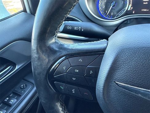 Used 2019 Chrysler Pacifica Touring-L Plus w/ Advanced Safetytec Group image 24