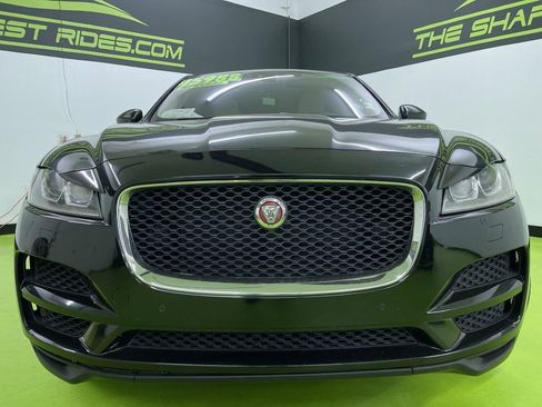 Used 2019 Jaguar F-PACE Prestige image 3