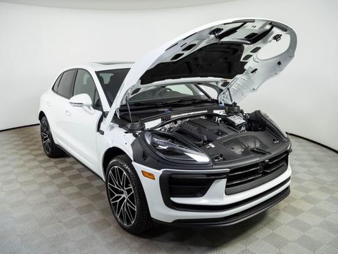 New 2026 Porsche Macan AWD/4WD image 34