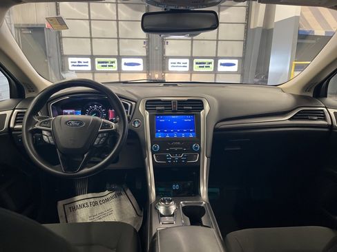 Used 2020 Ford Fusion SE image 32