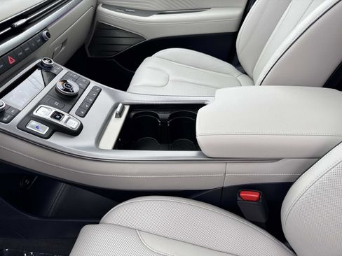 Used 2025 Hyundai Palisade Calligraphy image 16