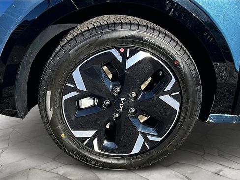 Certified 2024 Kia Niro Wind image 8