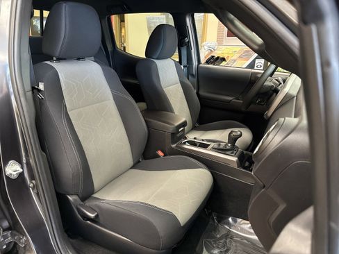 Used 2023 Toyota Tacoma TRD Sport image 18