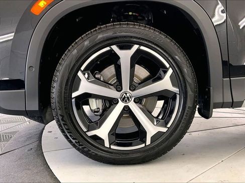 New 2026 Volkswagen Tiguan SE AWD/4WD image 11