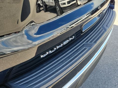 Used 2021 GMC Yukon Denali w/ Denali Premium Package image 27