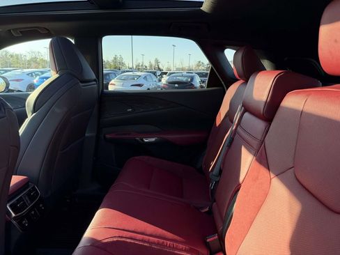 Used 2025 Lexus RX 500h F Sport image 17