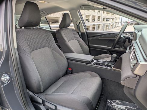 Used 2025 Toyota Camry LE image 28