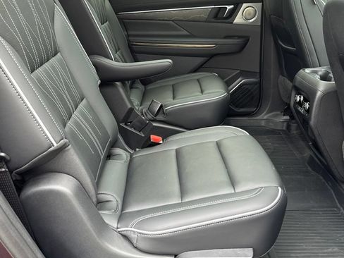 Used 2025 Buick Enclave Avenir w/ LPO, Floor Liner Package FWD image 11